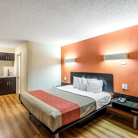 Motel 6 Нью-Брансуик Экстерьер фото