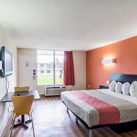 Motel 6 Нью-Брансуик Экстерьер фото
