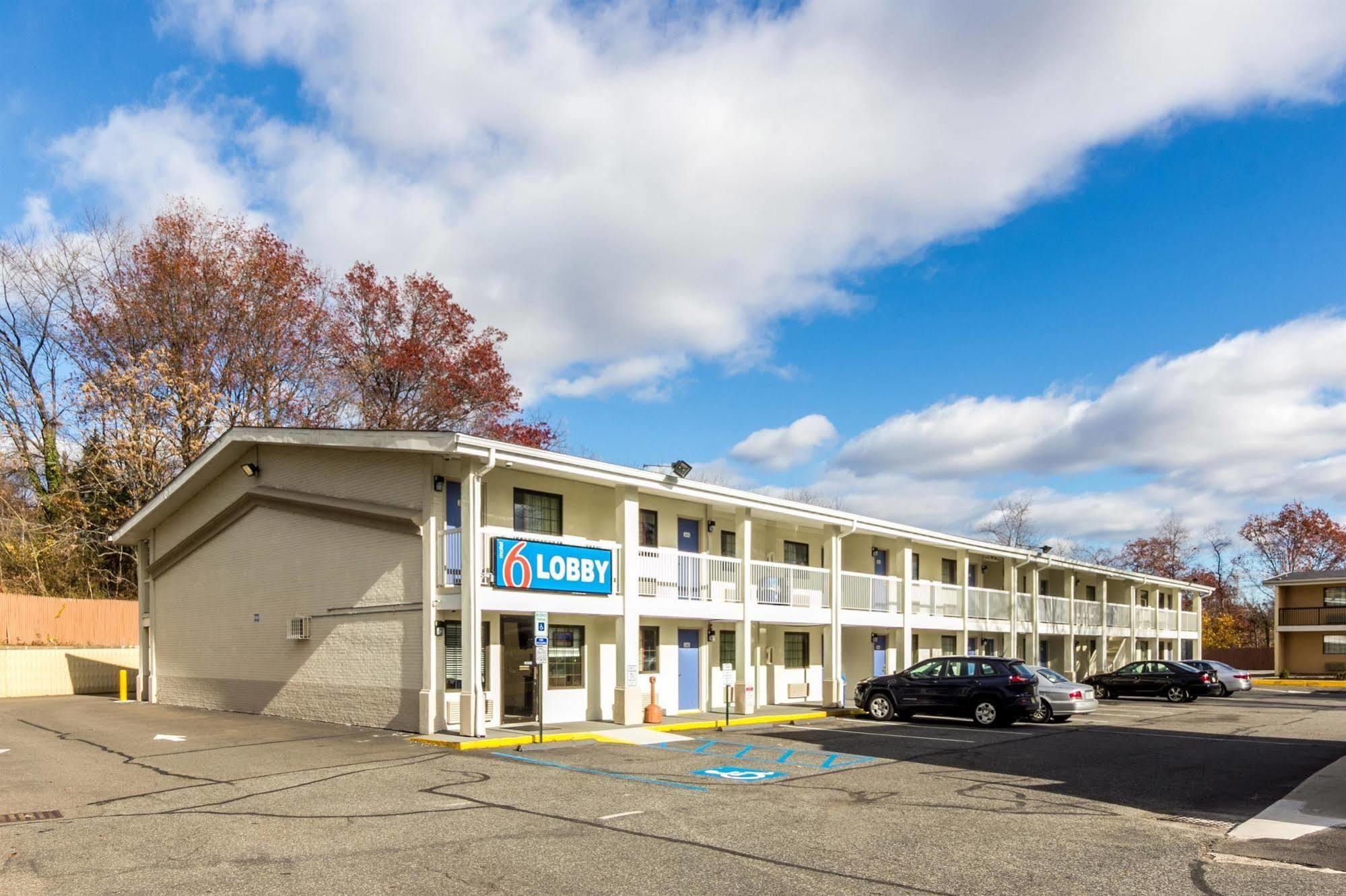 Motel 6 Нью-Брансуик Экстерьер фото