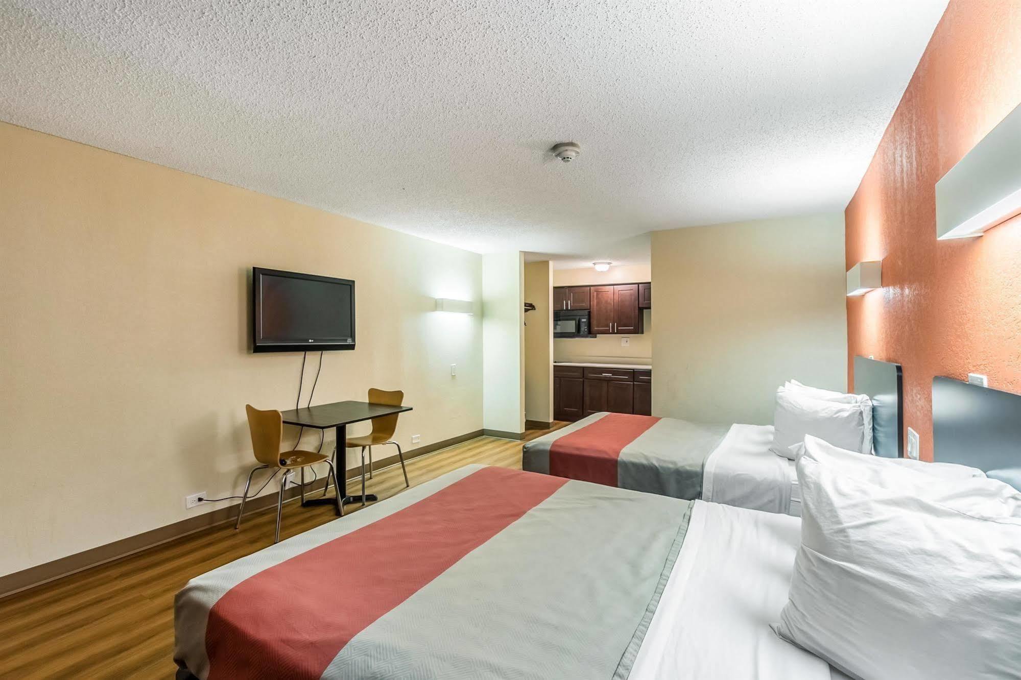 Motel 6 Нью-Брансуик Экстерьер фото